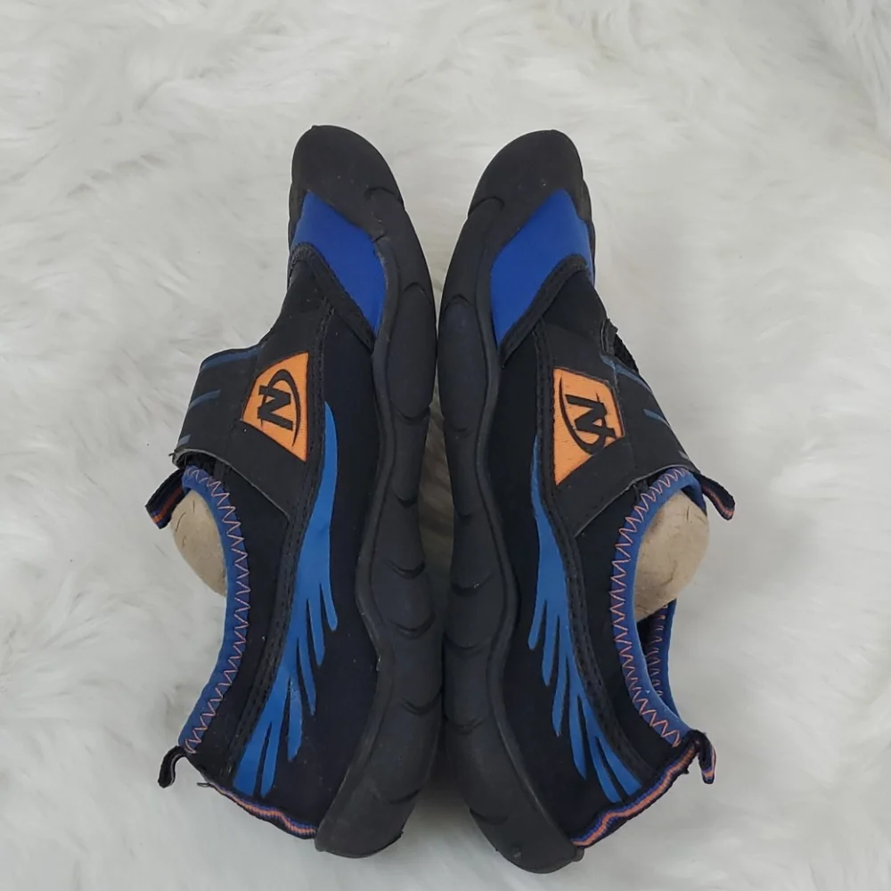 Nerf boys kids beach water shoes size 4/5